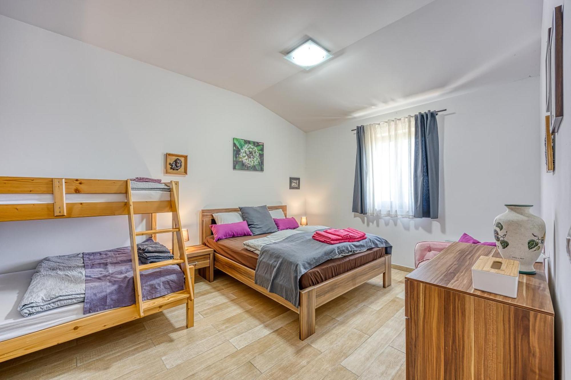 Apartment Grad Boutique - Happy *