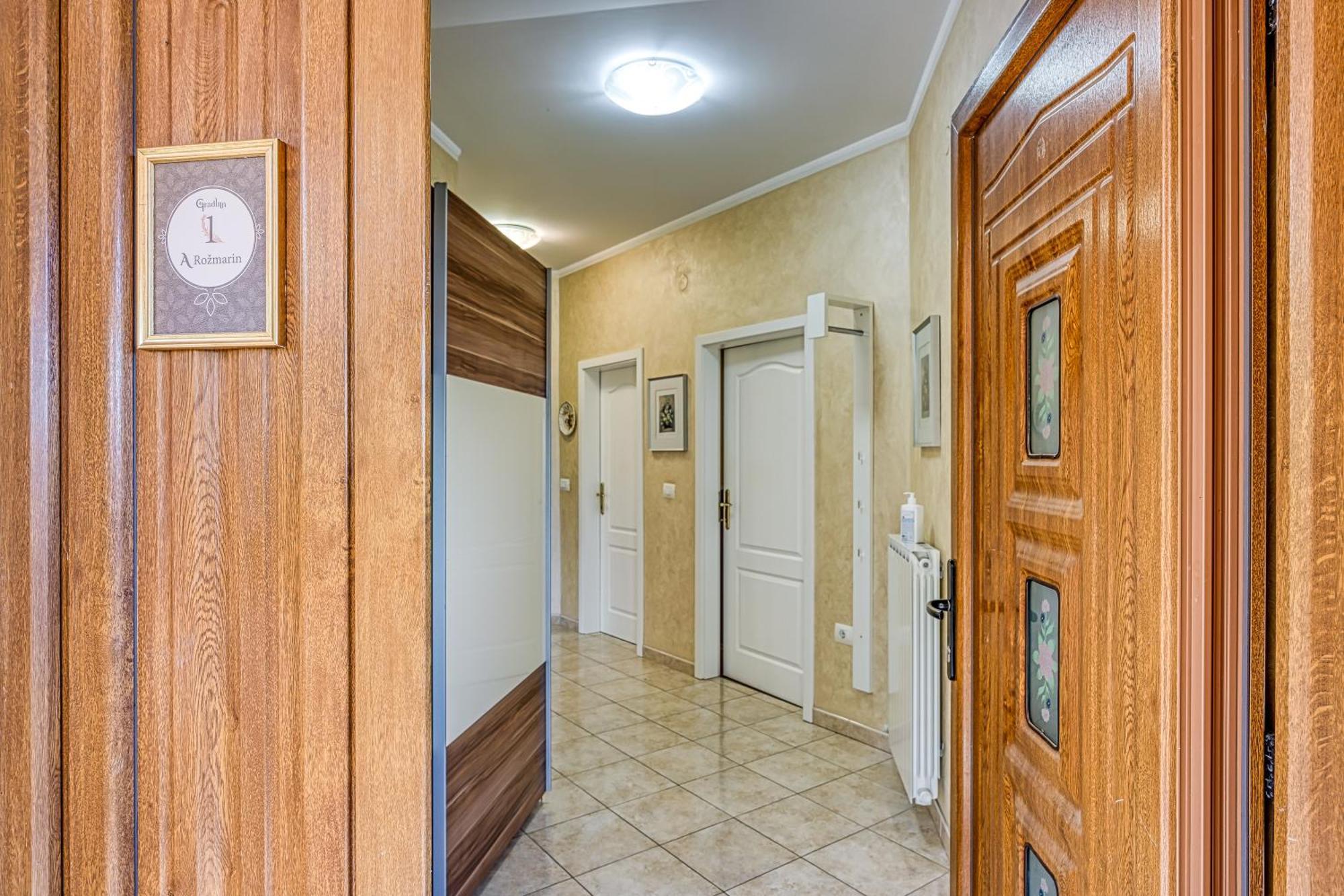 Grad Boutique - Happy Apartment